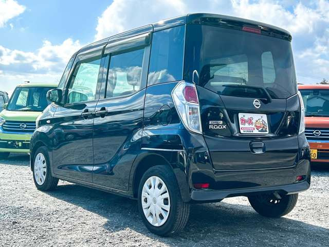 ���X�ł͌y�����Ԃ��畁�ʎԂ܂ŕ��L���I�[�����[�J�[�̎Ԏ�E�F�E�O���[�h��L�x�ɑ����Ă���܂��B