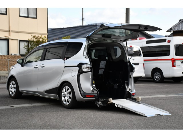 シエンタ1.5 G ウェルキャブ 車いす仕様車 タイプI 助手席側セカンドシート付