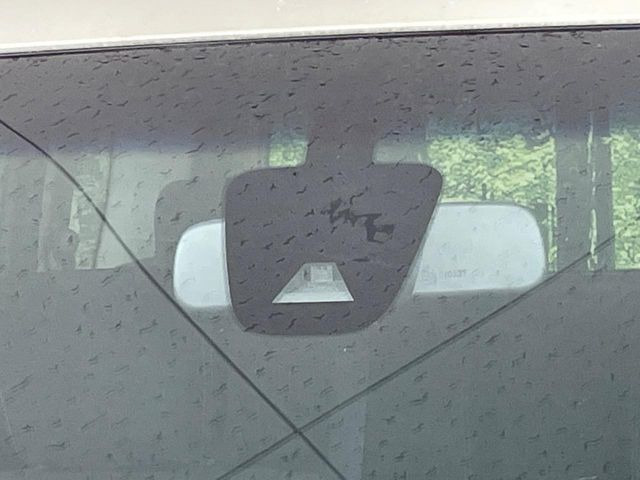 �y�C���e���W�F���g�G�}�[�W�F���V�[�u���[�L�z�t�����g�J�����őO���̎ԗ�����s�҂����m�B�Փ˂������Ȏ��͏Փ˔�Q�y���u���[�L���쓮�A�Փˉ�����T�|�[�g�B�����S�Ƀh���C�u�����y���݂��������܂��B