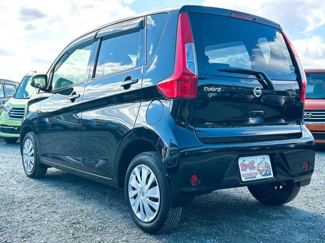 ���X�ł͌y�����Ԃ��畁�ʎԂ܂ŕ��L���I�[�����[�J�[�̎Ԏ�E�F�E�O���[�h��L�x�ɑ����Ă���܂��B