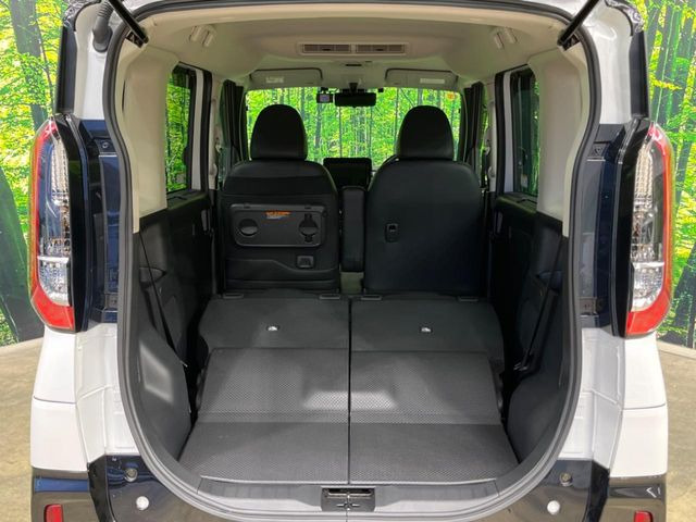 ���i�̂���������ʋ΁A���}���ɏ\���ȉ׎��X�y�[�X���m�ۂ��Ă���܂��B�Z�J���h�V�[�g��|���ƁA�傫�ȉו��̐ύڂ��\�ł���