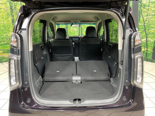 ���i�̂���������ʋ΁A���}���ɏ\���ȉ׎��X�y�[�X���m�ۂ��Ă���܂��B�Z�J���h�V�[�g��|���ƁA�傫�ȉו��̐ύڂ��\�ł���