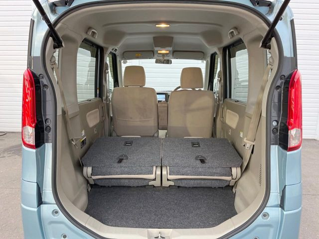 ���i�̂���������ʋ΁A���}���ɏ\���ȉ׎��X�y�[�X���m�ۂ��Ă���܂��B�Z�J���h�V�[�g��|���ƁA�傫�ȉו��̐ύڂ��\�ł���