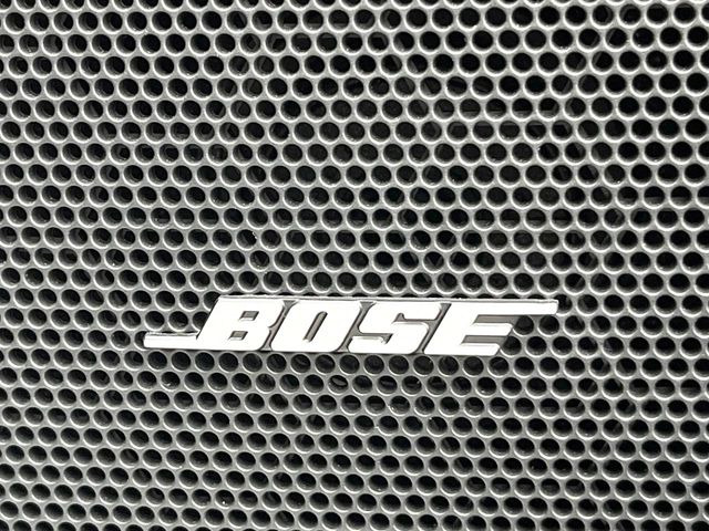 �yBOSE�T�E���h�V�X�e���z���[�J�[�I�v�V�����̍��i�ʃT�E���h�V�X�e���𓋍ځB��p�̃`���[�j���O���{���ꂽ�召�l�X�ȃX�s�[�J�[����ǎ��ȃT�E���h���t�ł��A�Տꊴ���ӂ�鉹����Ԃ����o���܂��B