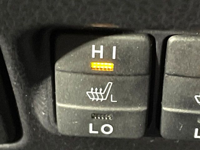 【シートヒーター】寒い日に重宝するシートヒーター!エアコンより早く温まってくれるので寒がりの人も安心ですね♪エアコンの温風は乾燥するから苦手、という方にもをおすすめです。