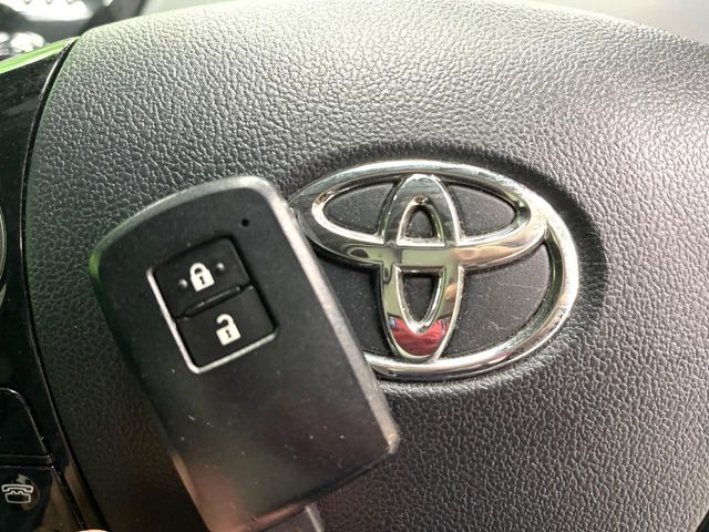 �y�X�}�[�g�L�[�z�J�o����|�P�b�g�ɓ��ꂽ�܂܂ł��h�A�̎{���E�������\�ȃX�}�[�g�L�[�𑕔��B�G���W���̃I���E�I�t�����J�M�����o���K�v����������Ƃ��Ă��֗��ł���