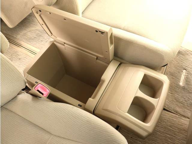 �y�Z���^�[�R���\�[���z�h�����N�z���_�[�ƕ��u�e�[�u��������A�����ɑ�e�ʂ̎��[BOX������!