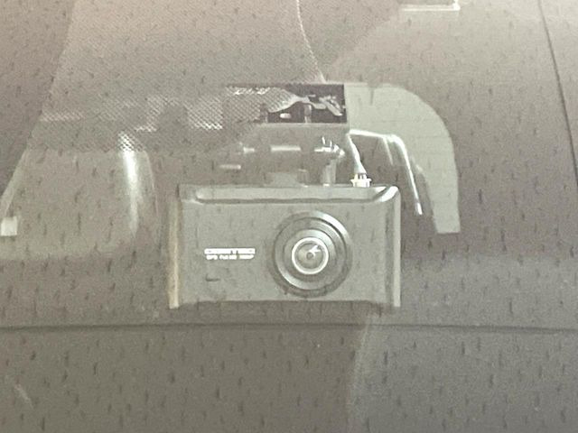 【ドライブレコーダー】ドライブレコーダー装備!走行中はもちろん、あおり運転や事故に遭遇した際、映像で記録し、万一のリスクに備えます。※記録用SDカードはお客様ご自身でご準備いただく必要があります。