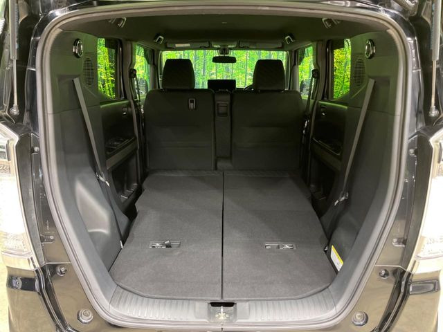 ���i�̂���������ʋ΁A���}���ɏ\���ȉ׎��X�y�[�X���m�ۂ��Ă���܂��B�Z�J���h�V�[�g��|���ƁA�傫�ȉו��̐ύڂ��\�ł���