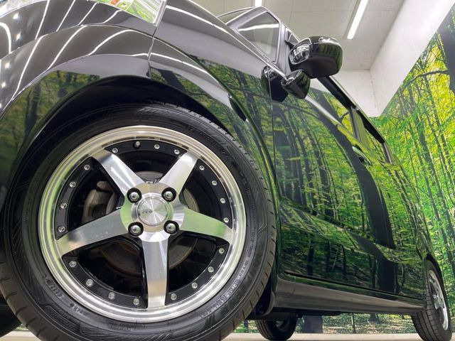 �y15�C���`�A���~�z�C�[���z�O�ςɃ}�b�`�����A���~�z�C�[���𑕒����Ă���܂��B�e��A���~�z�C�[����A�X�^�b�h���X�^�C�����戵�����Ă���܂��B���񂲑��k����������