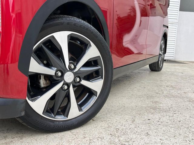 �y����15�C���`�A���~�z�C�[���z�O�ςɃ}�b�`���������A���~�z�C�[���𑕒����Ă���܂��B�e��ЊO�A���~�z�C�[����A�X�^�b�h���X�^�C�����戵�����Ă���܂��B���񂲑��k����������