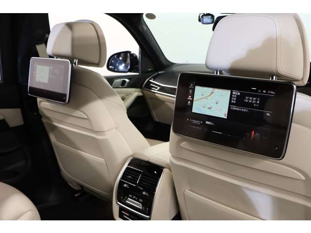 ��Ȃɂ̓��A�G���^�[�e�C�����g�V�X�e��������A����҂��������ړ������K���D��Ɋy���߂܂��B