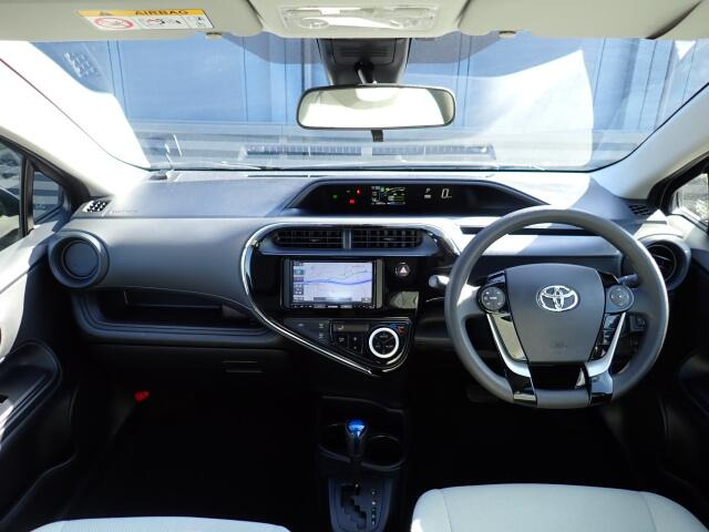 �C���p�l�摜�ɂȂ�܂��B�ԓ��͐��Ǝ҂ɂĎ����N���[�j���O�{�H�ς݂Ȃ̂ŁA��ϐ����ł��B