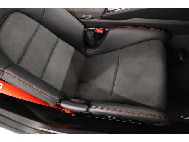 �^�]�ȓ��l����Ȃ��R���f�V�����͗ǍD�ŁA�ԓ��̋C�ɂȂ����������܂���B���Ђ̃N���[�j���O���H��ɂăV�[�g�R�[�e�B���O�⏜�ۂ�����܂��̂ŁA��萴���ȏ�Ԃł��[�Ԃ������܂��B