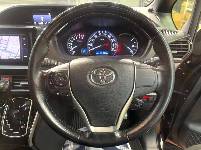 �y�����v�����X�e�A�����O�z�㎿�Ȋv���g�p���邱�ƂŁA��ɂ����������݂ƂĂ��^�]���₷���n���h���ł���