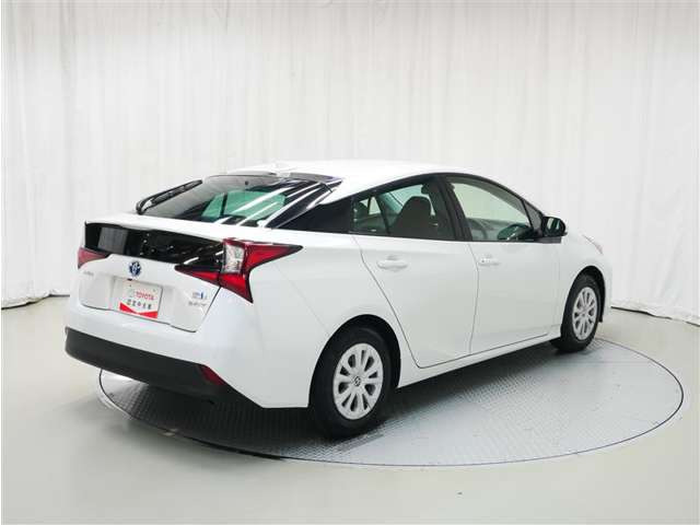 プリウス1.8 S E-Four 4WD