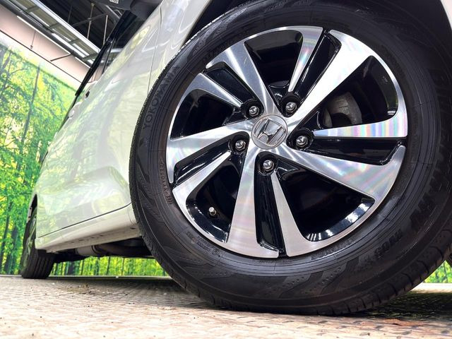 �y15�C���`�A���~�z�C�[���z�O�ςɃ}�b�`�����A���~�z�C�[���𑕒����Ă���܂��B�e��A���~�z�C�[����A�X�^�b�h���X�^�C�����戵�����Ă���܂��B���񂲑��k����������