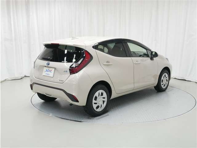 アクア1.5 X E-Four 4WD