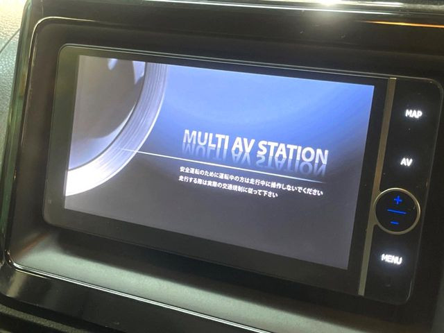 �y�����i�r�z�l�C�̏����i�r�𑕔����Ă���܂��B�i�r�̎g���₷���͂������A�I�[�f�B�I�@�\���[��!�L�����v�◷�s�͂������A�ʋ΂┃�����ȂǕ��i�̃h���C�u���y�����Ȃ�͂���