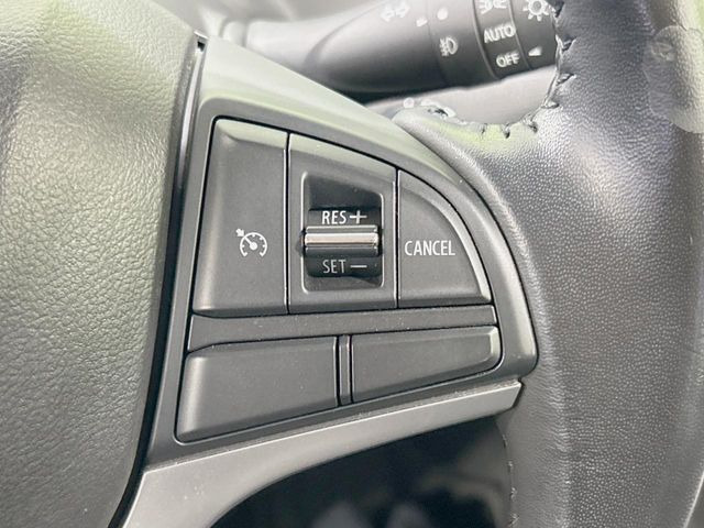 �y�N���[�Y�R���g���[���z�������H�����N���N���s�B�A�N�Z���𗣂��Ă���葬�x�ő��s���ł��A�������^�]���̕��S���y��!�����E�������ȒP�ȃX�C�b�`����Œ����ł��܂��B