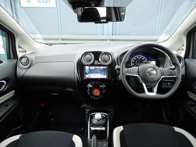 �C���p�l�摜�ɂȂ�܂��B�ԓ��͐��Ǝ҂ɂĎ����N���[�j���O�{�H�ς݂Ȃ̂ŁA��ϐ����ł��B