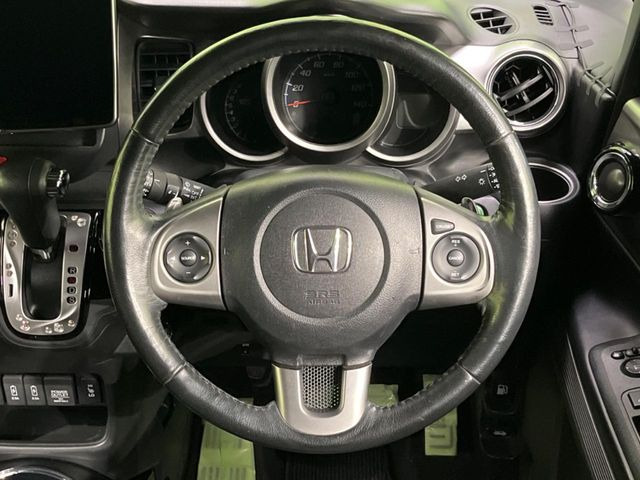 �y�����v�����X�e�A�����O�z�㎿�Ȋv���g�p���邱�ƂŁA��ɂ����������݂ƂĂ��^�]���₷���n���h���ł���