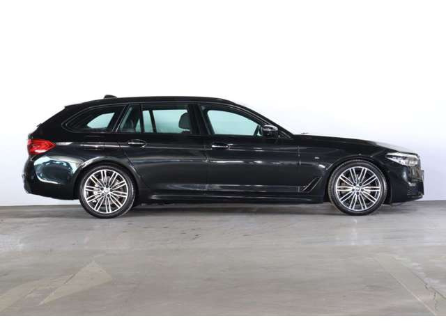 5シリーズツーリング523d Mスポーツ