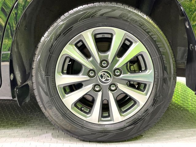 【純正アルミホイール】外観にマッチした純正アルミホイールを装着しております。各種社外アルミホイールや、スタッドレスタイヤも取扱いしております。是非ご相談ください♪