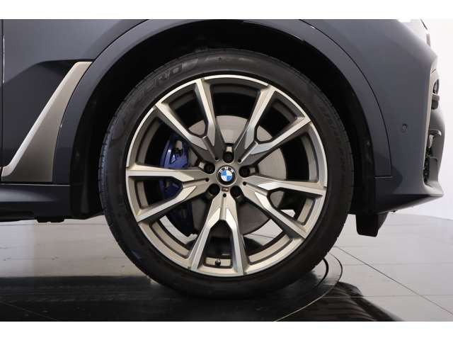 �����ɂ͏����I�v�V������22�C���` M775�A���~�z�C�[���𑕒����A���O�W���A���[�ł���Ȃ����M�p�t�H�[�}���X���f���炵���͋������咣���܂��B