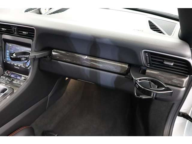 �y�ʉ���O�ꂵ���V���V�[�ɁA��p�`���[�j���O���{���ꂽ�T�X�y���V�����A�����Ĉ� �|�I�ȃ_�E���t�H�[�X�𐶂ޑ�^���A�E�C���O�B