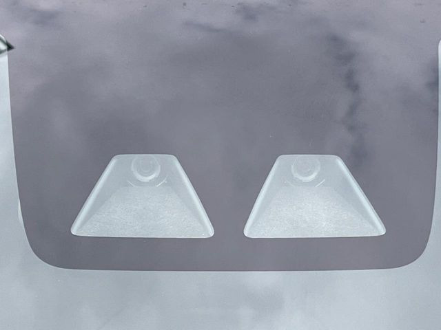 �y�X�}�[�g�A�V�X�g�z���s���ɑO���̎ԗ�����F�����A�Փ˂������Ȏ��͌x��ƃu���[�L�ŏՓˉ���Ɣ�Q�y�����A�V�X�g�B�����S�Ƀh���C�u�����y���݂��������܂��B