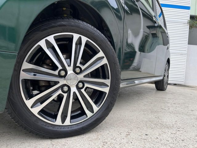 �y����15�C���`�A���~�z�C�[���z�O�ςɃ}�b�`���������A���~�z�C�[���𑕒����Ă���܂��B�e��ЊO�A���~�z�C�[����A�X�^�b�h���X�^�C�����戵�����Ă���܂��B���񂲑��k����������