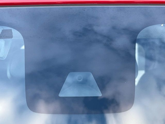 �y�O�He-Assist�z���s���ɑO���̎ԗ�����F�����A�Փ˂������Ȏ��͌x��ƃu���[�L�ŏՓˉ���Ɣ�Q�y�����A�V�X�g�B�����S�Ƀh���C�u�����y���݂��������܂��B