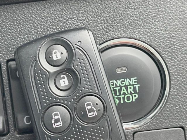 �y�L�[�t���[�V�X�e���z�J�o����|�P�b�g�ɓ��ꂽ�܂܂ł��h�A�̎{���E�������\�ȃX�}�[�g�L�[�𑕔��B�G���W���̃I���E�I�t�����J�M�����o���K�v����������Ƃ��Ă��֗��ł���