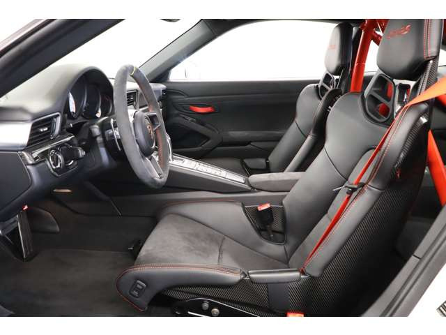 �^�[�{�����i��911�̌n���ɂ����āA���X�|���X�E�T�E���h�E��]�t�B�[���̂��ׂĂ��_�C���N�g�ɖ��킦�鑶�݂Ƃ��āA���Ȃ������]�����󂯂Ă��܂��B