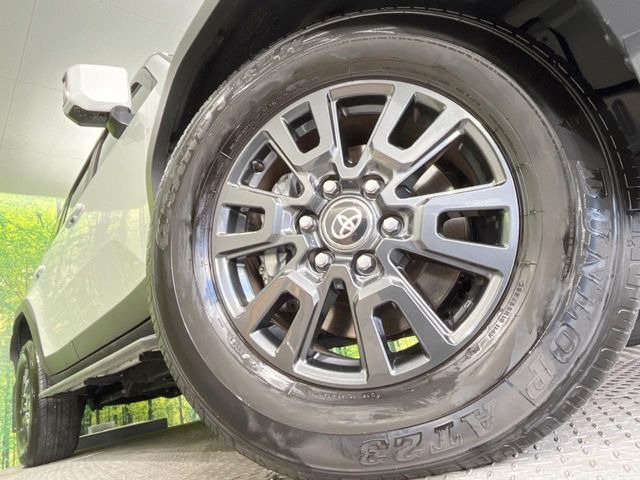 �y����18�C���`�A���~�z�C�[���z�O�ςɃ}�b�`���������A���~�z�C�[���𑕒����Ă���܂��B�e��ЊO�A���~�z�C�[����A�X�^�b�h���X�^�C�����戵�����Ă���܂��B���񂲑��k����������