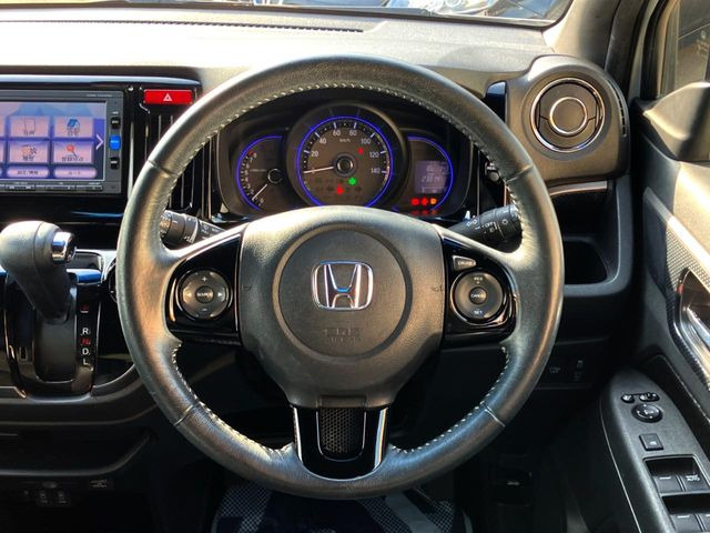 �������̊v�����n���h���ł��􍂋����̂��錩���ڂɁA�n���h�����O�̑����A����₷���������ł���