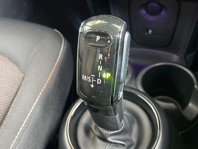 ��MT���[�h�t��AT:�ʏ�͎����ł����Ȃ���ϑ�(�M�A�`�F���W)���h���C�o�[�̑���ɂ���ĈӐ}�I�ɕς�����V�X�e���ł��B����w���i�̃h���C�u�����y���݂��������܂�!