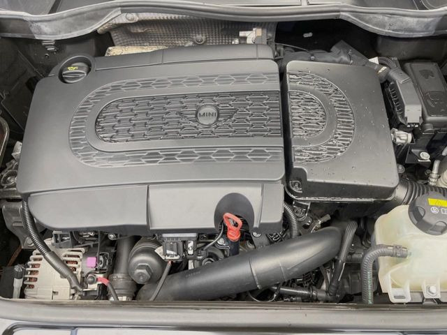 �����X�ł́A�e���[�J�[�̐�p�f�f�e�X�^�[�𓱓��B���Ǝ��i�����e�N�j�J���X�^�b�t���풓���Ă���܂��̂ŁA������̍ۂɂ����S���Ă����p���������܂��B