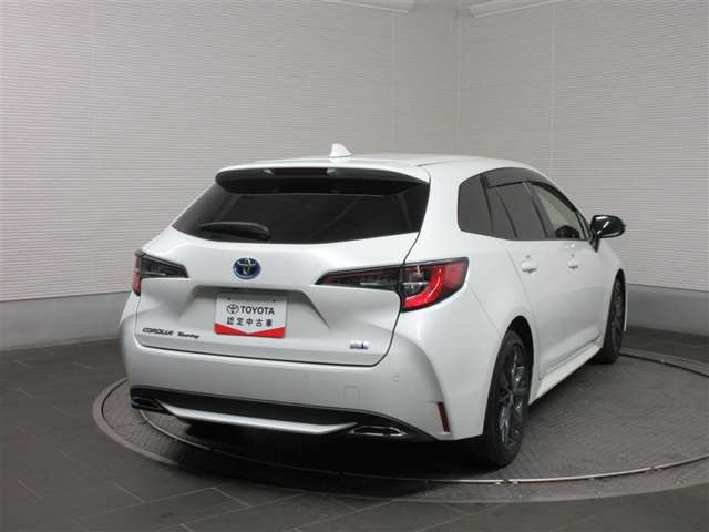 カローラツーリング1.8 ハイブリッド W×B