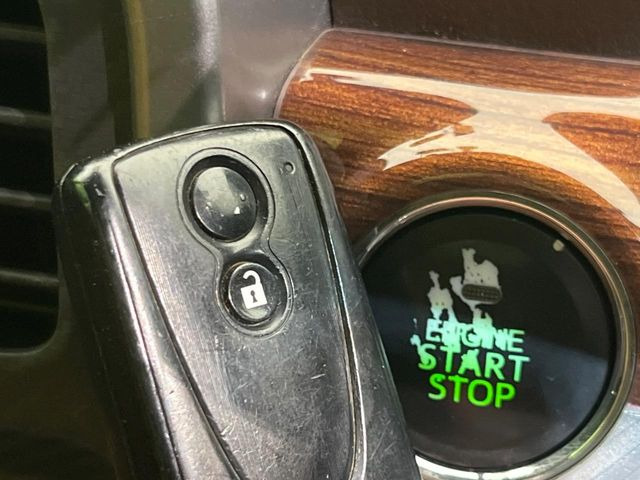 �y�L�[�t���[�V�X�e���z�J�o����|�P�b�g�ɓ��ꂽ�܂܂ł��h�A�̎{���E�������\�ȃX�}�[�g�L�[�𑕔��B�G���W���̃I���E�I�t�����J�M�����o���K�v����������Ƃ��Ă��֗��ł���