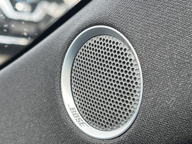 �yBOSE�T�E���h�V�X�e���z���[�J�[�I�v�V�����̍��i�ʃT�E���h�V�X�e���𓋍ځB��p�̃`���[�j���O���{���ꂽ�召�l�X�ȃX�s�[�J�[����ǎ��ȃT�E���h���t�ł��A�Տꊴ���ӂ�鉹����Ԃ����o���܂��B