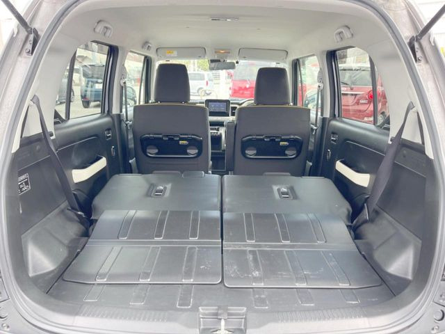 ���i�̂���������ʋ΁A���}���ɏ\���ȉ׎��X�y�[�X���m�ۂ��Ă���܂��B�Z�J���h�V�[�g��|���ƁA�傫�ȉו��̐ύڂ��\�ł���