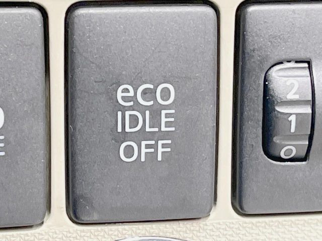 �y�A�C�h�����O�X�g�b�v�z�ԐM����a�؂Œ�Ԃ����ۂɃG���W�����~���A���ʂȔR���̏����}���܂��B�R��������ی�ɂȂ���@�\��G���W���̓u���[�L�𗣂��΍Ďn�����܂��B