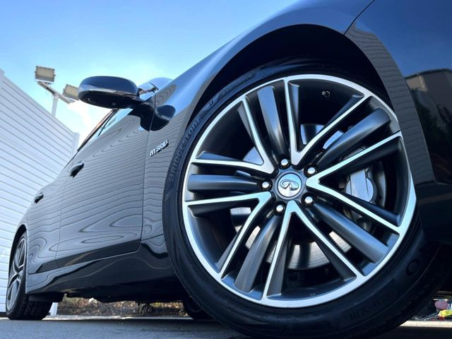 �y����19�C���`�A���~�z�C�[���z�O�ςɃ}�b�`���������A���~�z�C�[���𑕒����Ă���܂��B�e��ЊO�A���~�z�C�[����A�X�^�b�h���X�^�C�����戵�����Ă���܂��B���񂲑��k����������