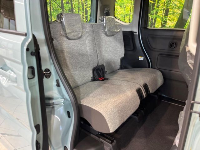 ���i���ȃI���W�i���t���A�}�b�g���I�v�V�����ɂĂ��p�ӂ��Ă���܂��B���D���ȃf�U�C����J���[�����Ԃɍ��킹�đI��ł����������Ƃ��ł��܂���