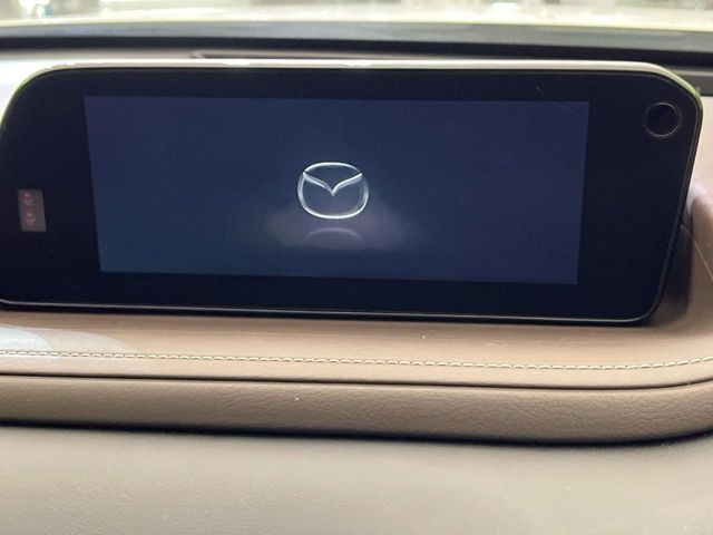 �y8.8�C���`�}�c�_�R�l�N�g�z�ԓ��̕��͋C�Ƀ}�b�`������^�̃f�B�X�v���C�B�X�}�z�ڑ��ł̃i�r�g�p��Bluetooth�Đ����A�l�X�ȋ@�\���y���߂܂��B�����I�ȃ_�C�������삪�\�ŁA�g��������ǍD�ł��B