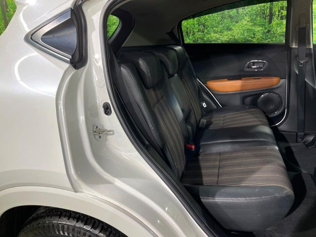 後部座席も気になるようなキズ・汚れやへたり等、大きなダメージはなく、良好な状態です。