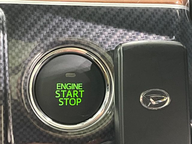 �y�L�[�t���[�V�X�e���z�J�o����|�P�b�g�ɓ��ꂽ�܂܂ł��h�A�̎{���E�������\�ȃX�}�[�g�L�[�𑕔��B�G���W���̃I���E�I�t�����J�M�����o���K�v����������Ƃ��Ă��֗��ł���