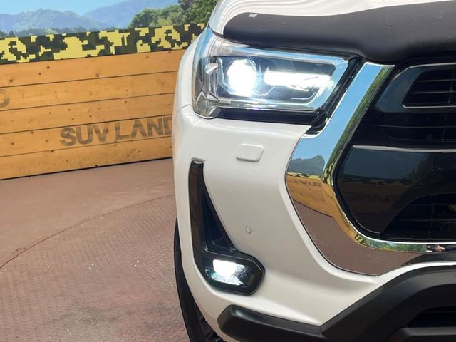 �yLED�w�b�h���C�g�z���V����ԑ��s�����ǍD�Ȏ��E���m�ۂ����S���ĉ^�]�ł��鍂�P�xLED�w�b�h���C�g�𑕔�!�_�����x�������A����d�͂��}�����Ă��܂��B